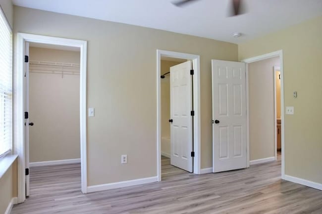 Photo - 111 Lora Ln Unidad B