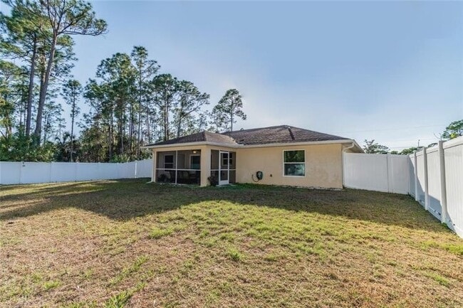 Photo - 2874 Crittendon St
