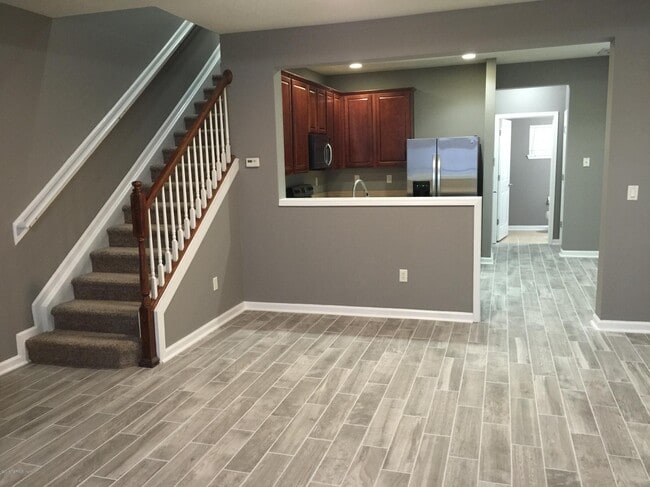 Photo - 4235 Highwood Dr