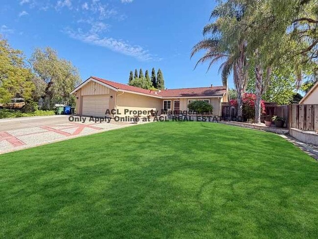 Photo - 3056 Stonehenge Rd