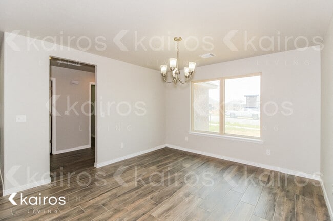 Photo - 2704 Daytona Ave