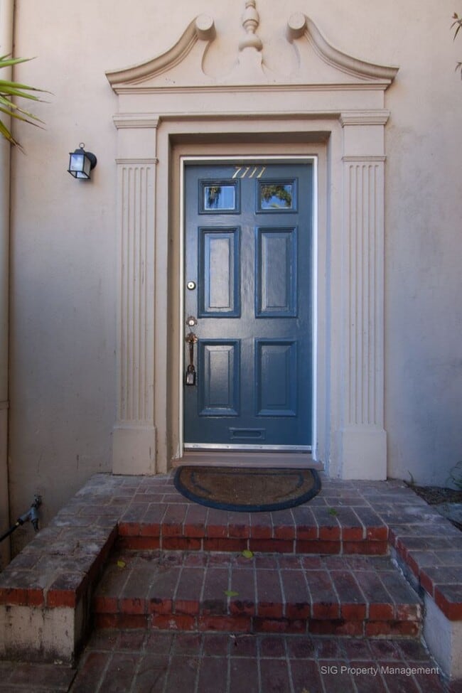 Photo - Hillside, 7101-7111 1/2 Unit 7111