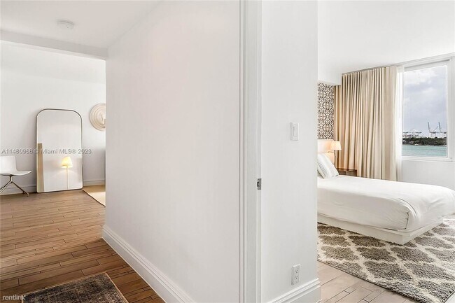 Photo - 2 br, 2 bath Condo - 1100 West Ave # 716 Unidad # 716