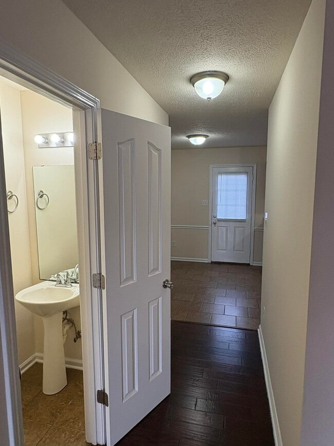 Photo - 594 Lost Cir