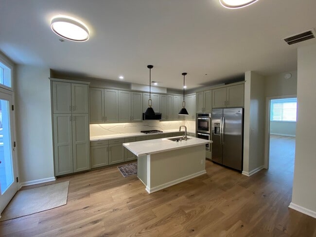 Photo - Beautiful, Spacious Condo in Excellent Location! Unit 10