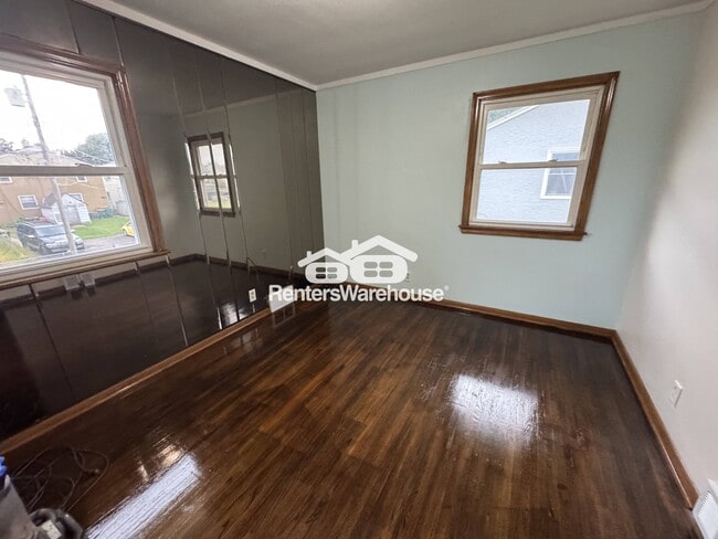 Photo - 1042 6th Ave S