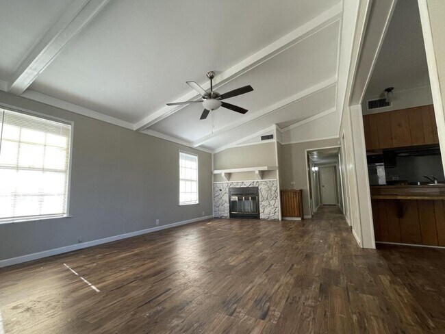 Photo - 3105 Julie Ln