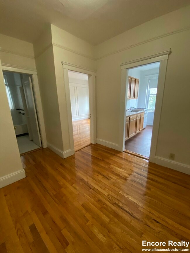 1687 Commonwealth Ave Unit 16