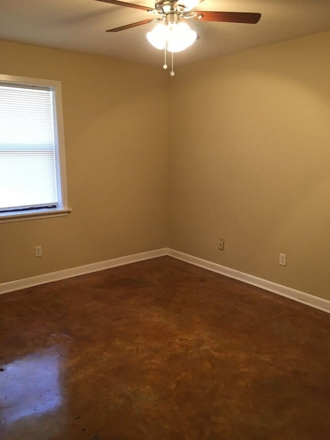 Photo - 2/1 with w/d