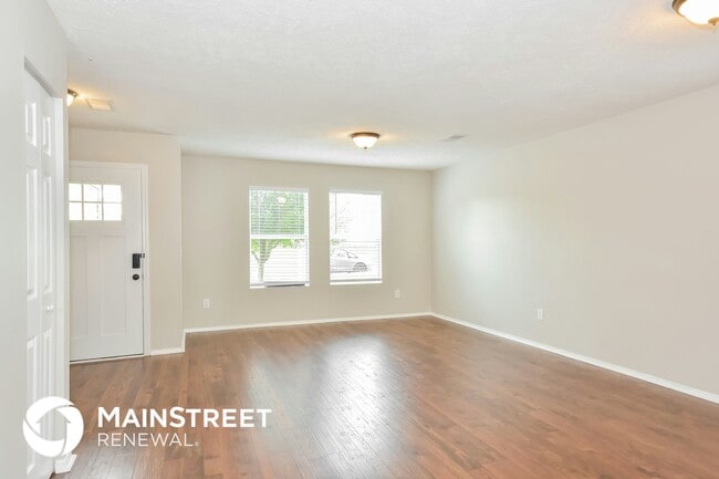 Photo - 2763 Sutherland Dr