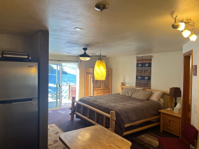 Building Photo - 12191 Tecumseh Trl Unit Furnished Studio Apt
