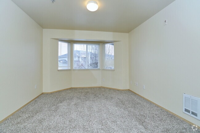 2BR, 1.5BA - 870 SF