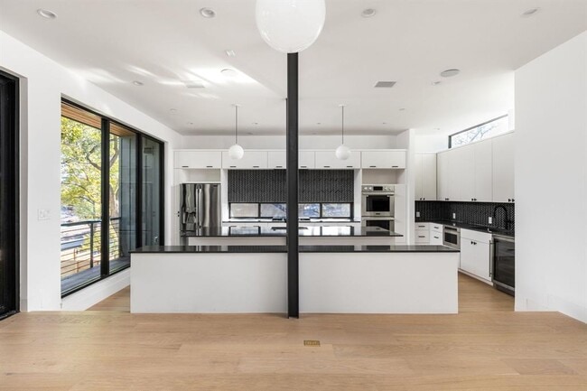 Photo - 1603 Chelsea Ln