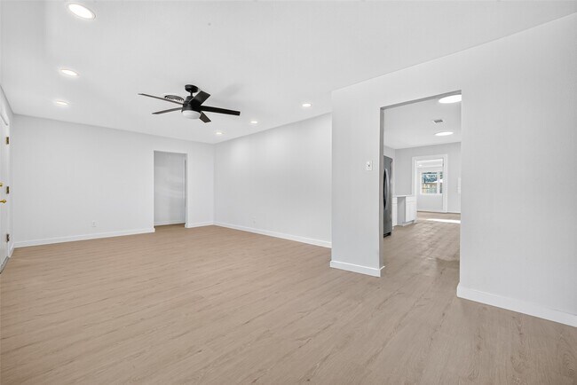 Photo - 6131 Birdwood Rd