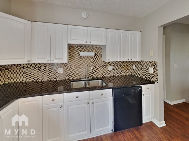 Photo - 830 Upwoods Dr
