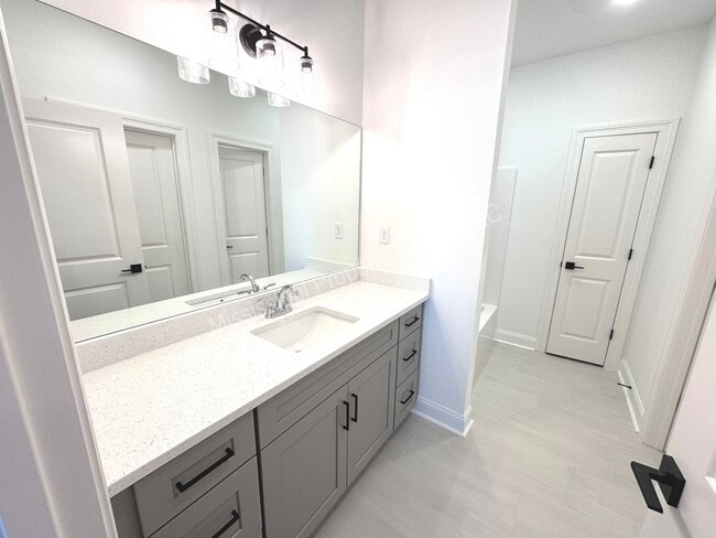 Photo - 3BR/3.5BA Stand Alone House in South Grove