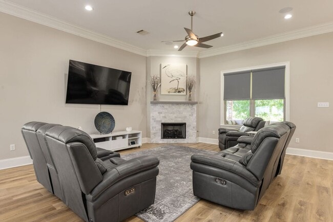 Photo - 204 Redfern St