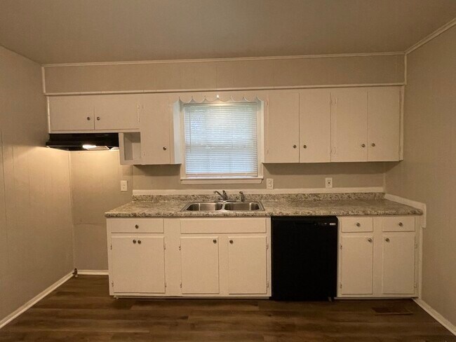 Photo - 4911 Gum Springs Rd Little Rock AR 72209