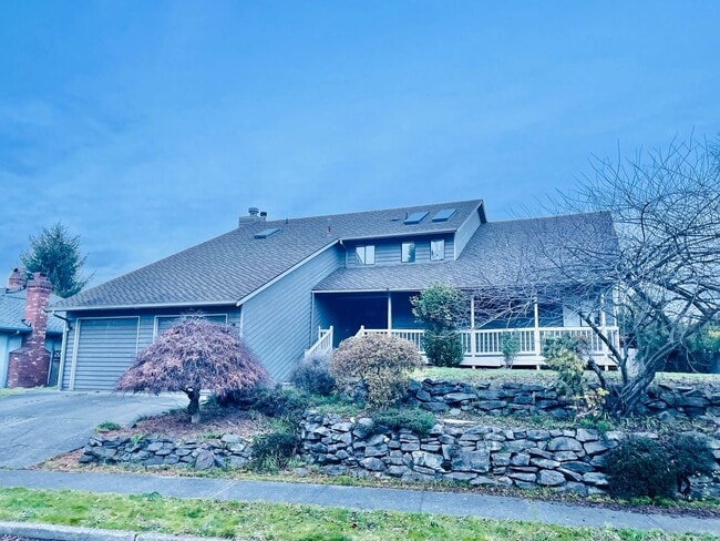 Photo - Luxurious 4-Bedroom Retreat with Mount Rainier Views in Dash Point