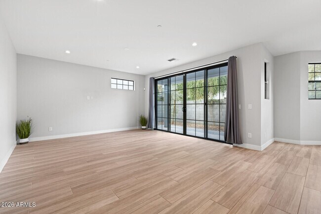 Photo - 2601 N 27th St