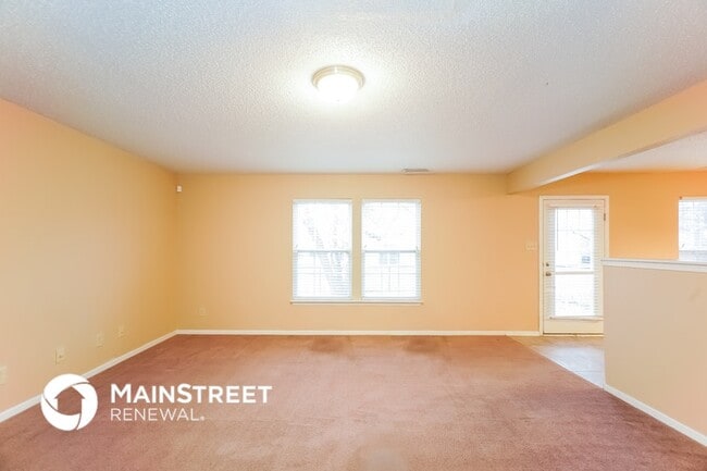 Photo - 10806 Woods Dr
