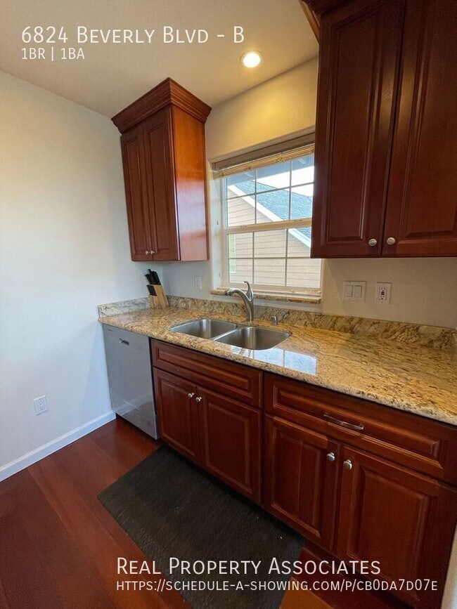 Photo - 6824 Beverly Blvd