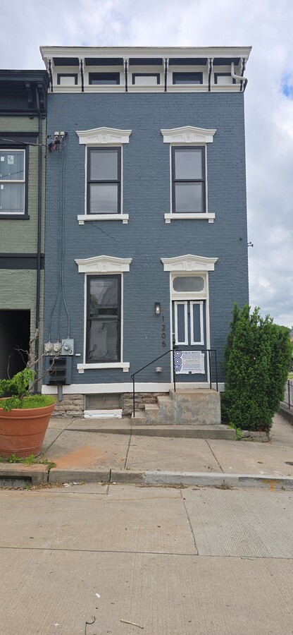 Photo - 1205 Lee St Unit 2