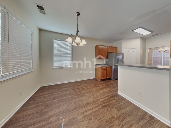 Photo - 836 Topaz Valley