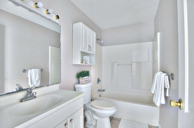 Photo - 15648 Morgan St Unit B