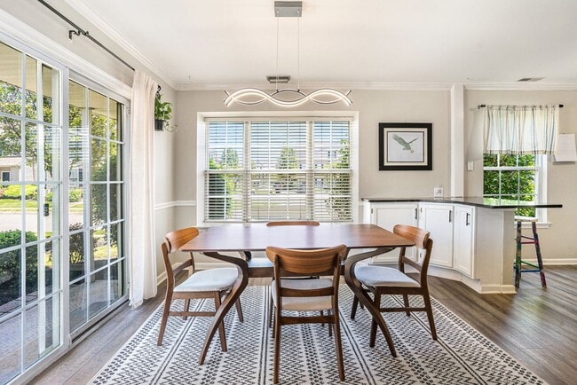 Photo - 5905 Drawbridge Ct
