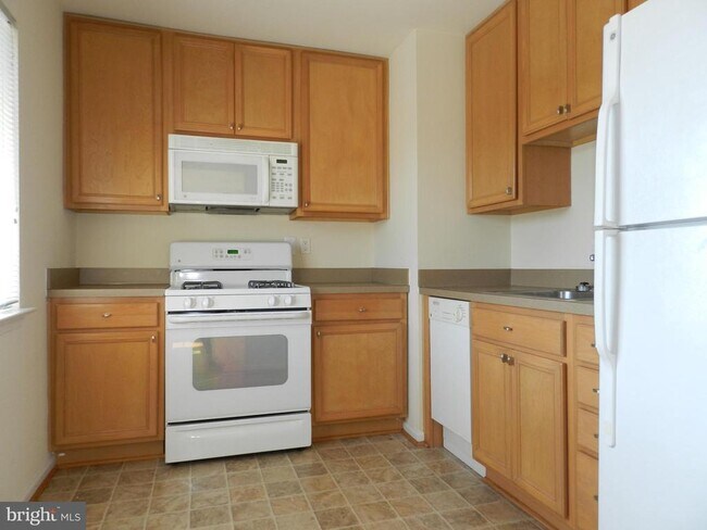 Photo - 1805 William St Unit 205
