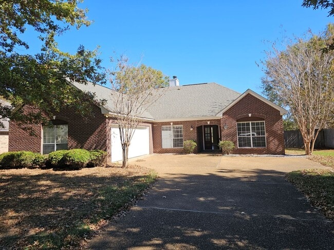 Building Photo - 132 Middlefield Dr Rental
