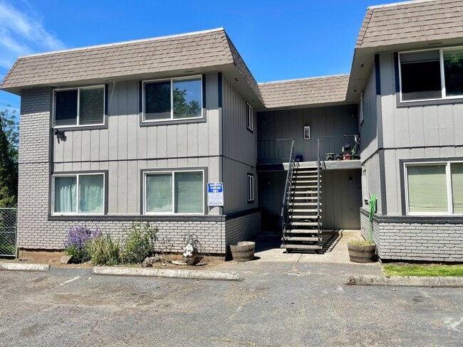 Photo - Spacious 2 Bed 1.5 Bath Apartment in Gresham - Newly Renovated w/ Washer & Dryer! Unidad 715