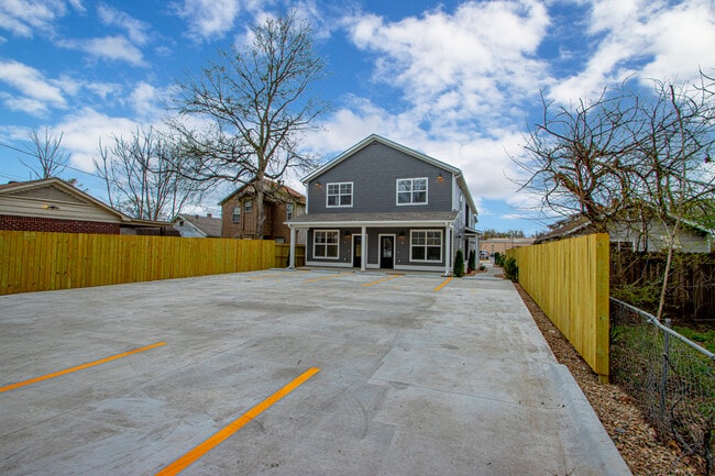 Rear parking - 809 Maple St