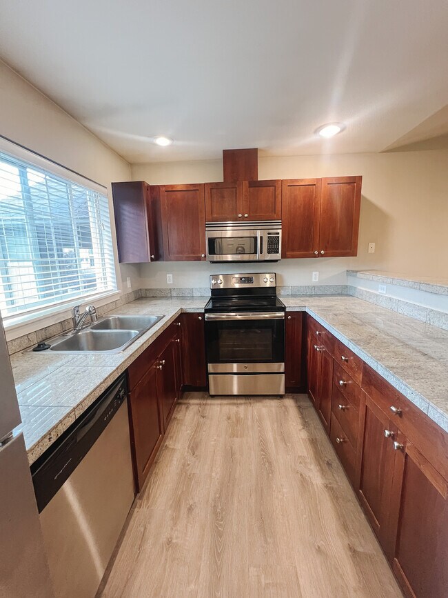 Kitchen - 25025 SE Klahanie Blvd Condo Unit C304