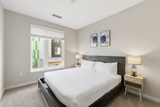 Photo - 421 E Market St Unidad SI ID1384025P