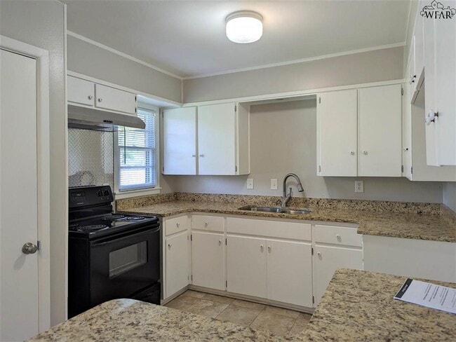 Photo - 4628 University Ave