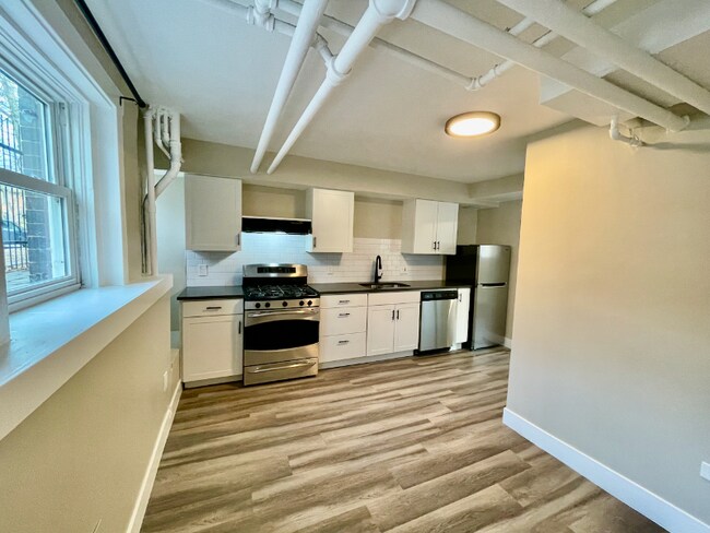 Photo - 1575 N Gaylord St Unidad 8