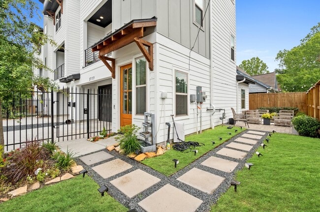 Photo - 2717 Drew St