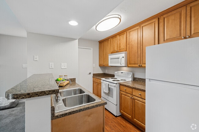 1BR, 1BA - 524SF - Kitchen