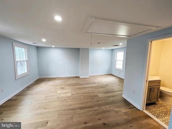 Photo - 306 Farnsworth Ave Unidad UPSTAIRS