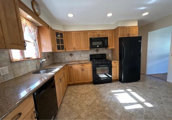 Photo - 216 Hill Ave