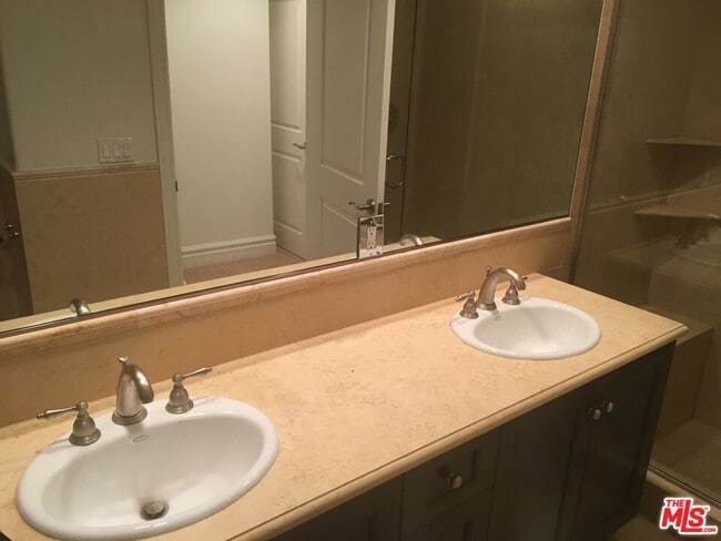 Photo - 1050 S Holt Ave