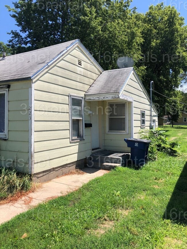 Building Photo - $595 - 1 bed 1 bath - Single Family Home
