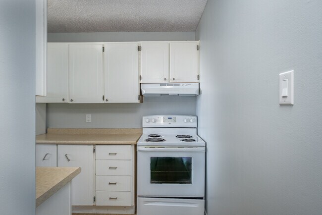 Photo - INCLUSIVE TWO BEDROOM APARTMENT STEPS FROM WHITEOAKS MALL Unit 412