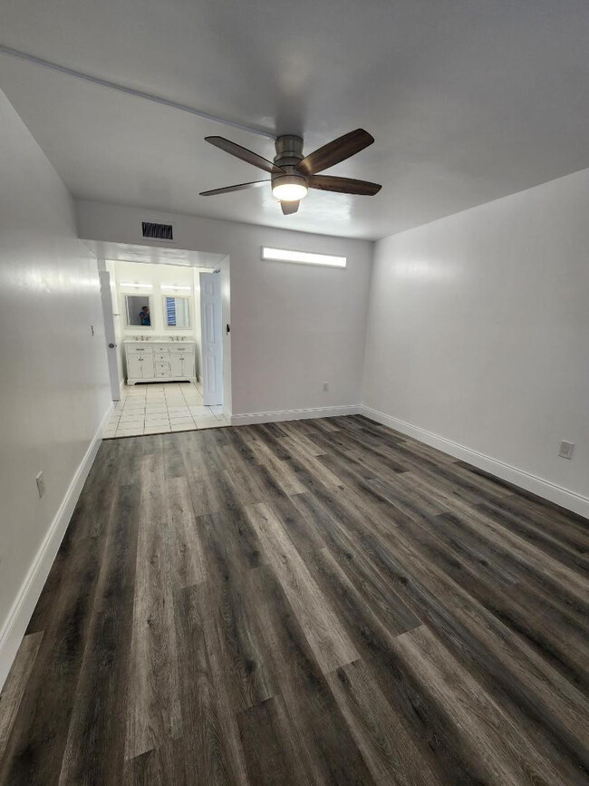 Photo - 4384 NW 9th Ave Unit 19-1D