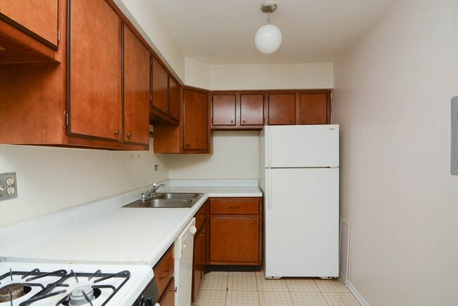 Photo - 675 W Wrightwood Ave Unit 115