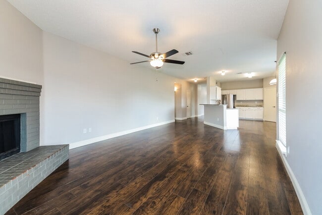 Photo - 1603 Venus Dr E