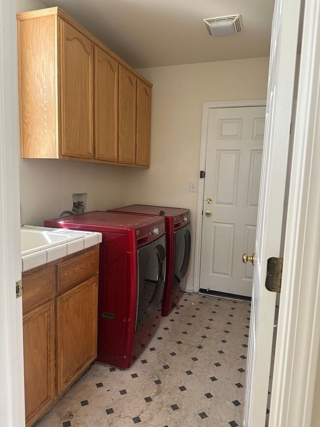 Photo - Great Location! 4BD | 2.5BA | Desirable Br...