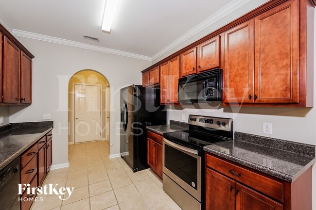 Photo - 2068 Tudor Ln